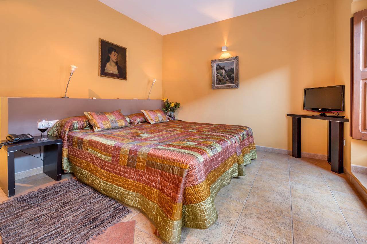 Hotel Cal Llop Gratallops Bagian luar foto